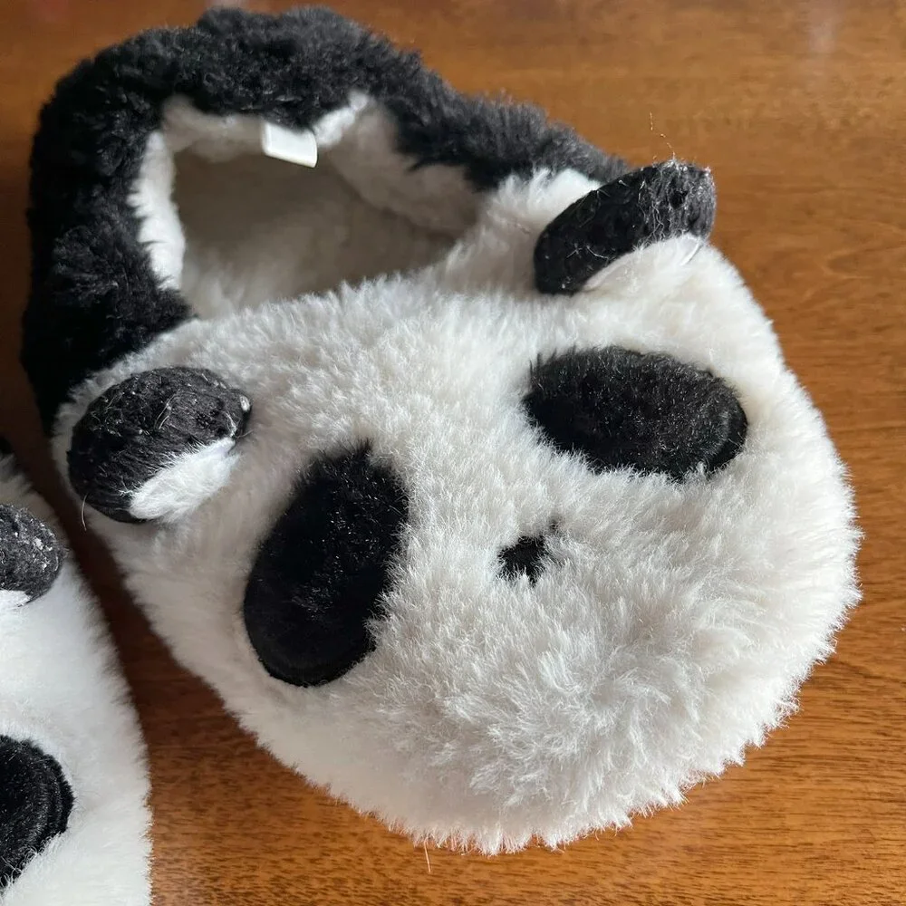 Old Navy plush panda slippers 1-2